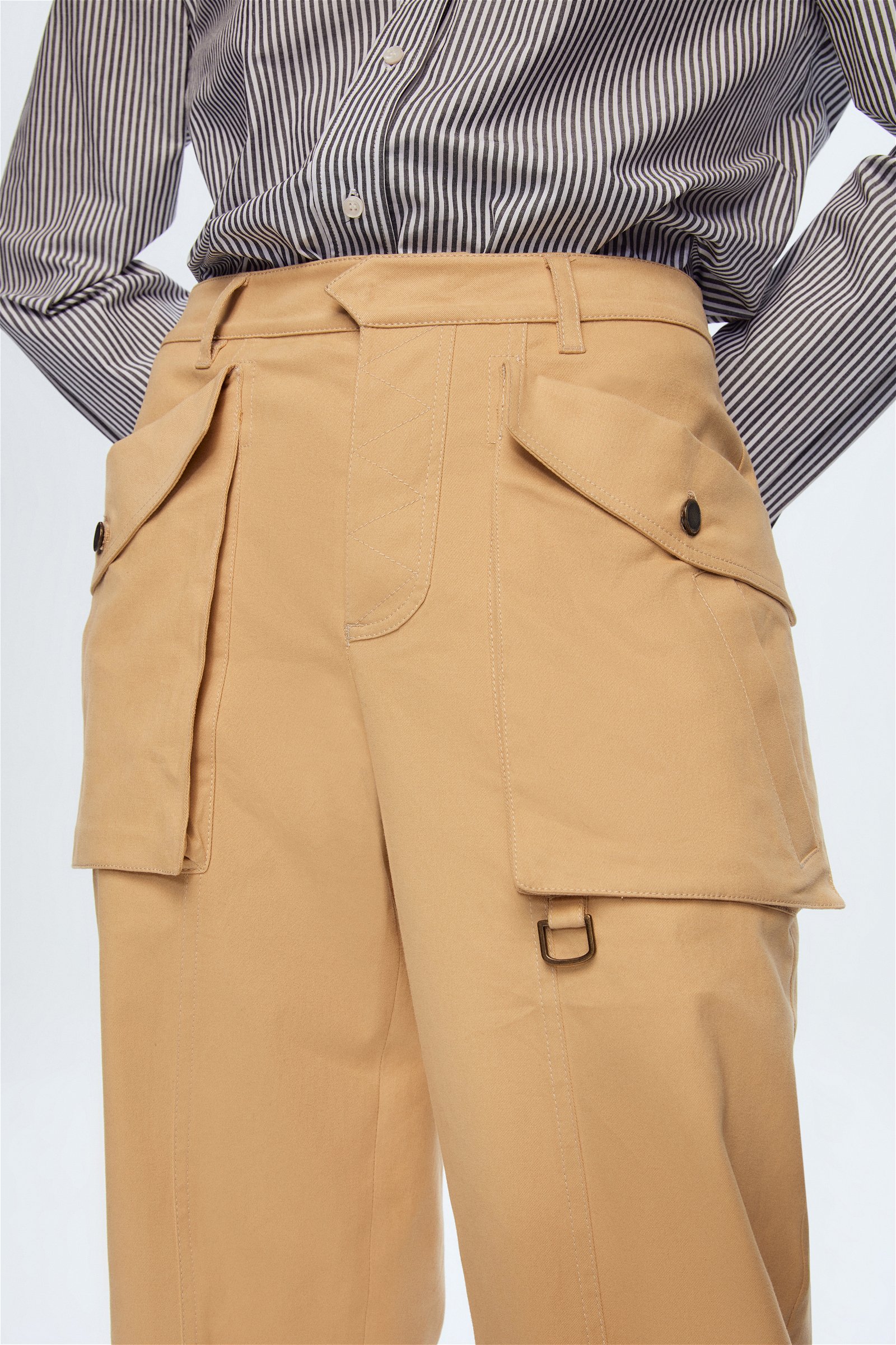 Adl Moda Tutkusu Fermuar Detaylı Geniş Kesim Pantolon. 2